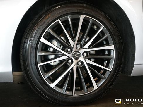 Used 2024 Lexus ES 300h FWD image 7