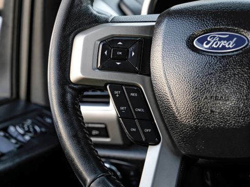 Used 2020 Ford F350 Lariat w/ Lariat Value Package AWD/4WD image 13
