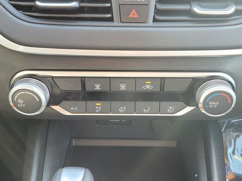 Used 2025 Nissan Altima 2.5 S FWD image 23