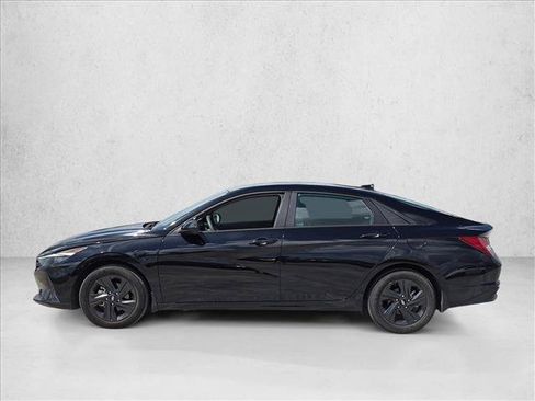 Used 2023 Hyundai Elantra Blue FWD image 4