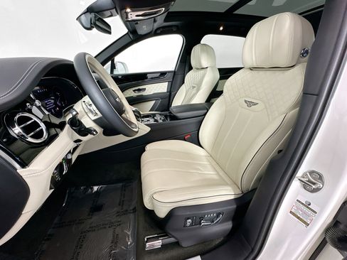 Certified 2021 Bentley Bentayga image 20