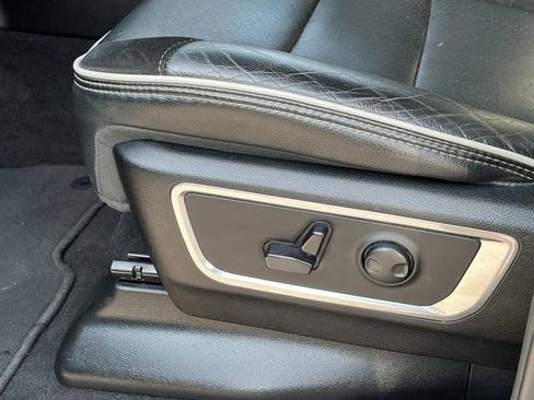 Used 2025 RAM 1500 Laramie AWD/4WD image 27