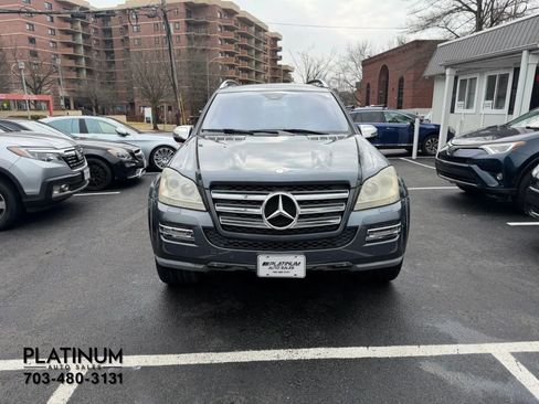 Used 2010 Mercedes-Benz GL 550 4MATIC image 4