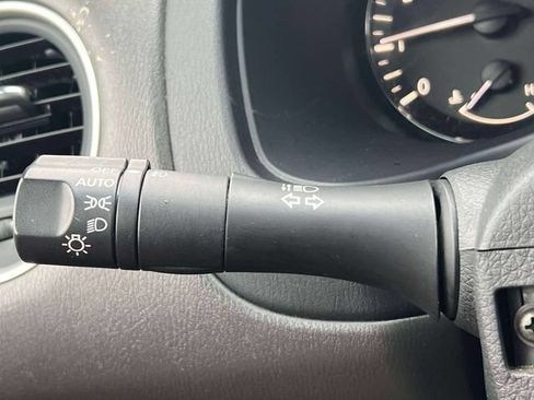 Used 2020 Nissan Pathfinder SL FWD image 25