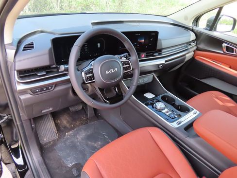 New 2026 Kia Carnival SX FWD image 19