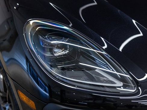 New 2026 Porsche Macan Turbo image 14