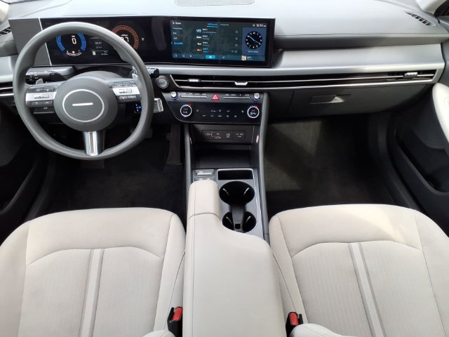 Used 2025 Hyundai Sonata SEL FWD image 17