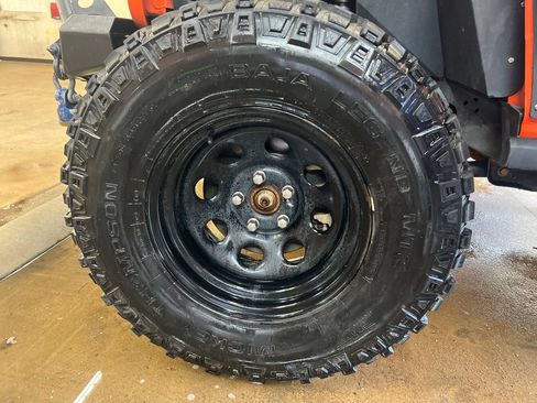 Used 2020 Jeep Wrangler Unlimited Sahara AWD/4WD image 9