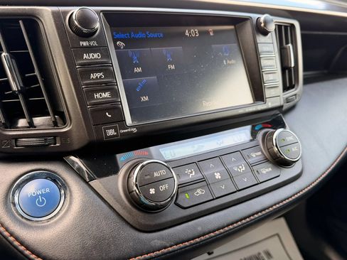 Used 2018 Toyota RAV4 SE AWD/4WD image 28