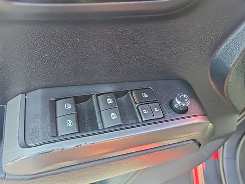 Certified 2017 Toyota Tacoma TRD Sport image 17