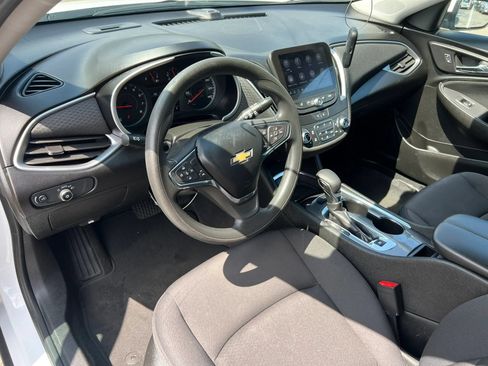 Used 2023 Chevrolet Malibu LT FWD image 12