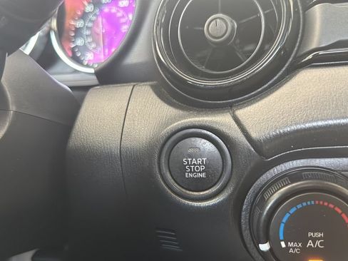 Used 2020 MAZDA MX-5 Miata Sport RWD image 15