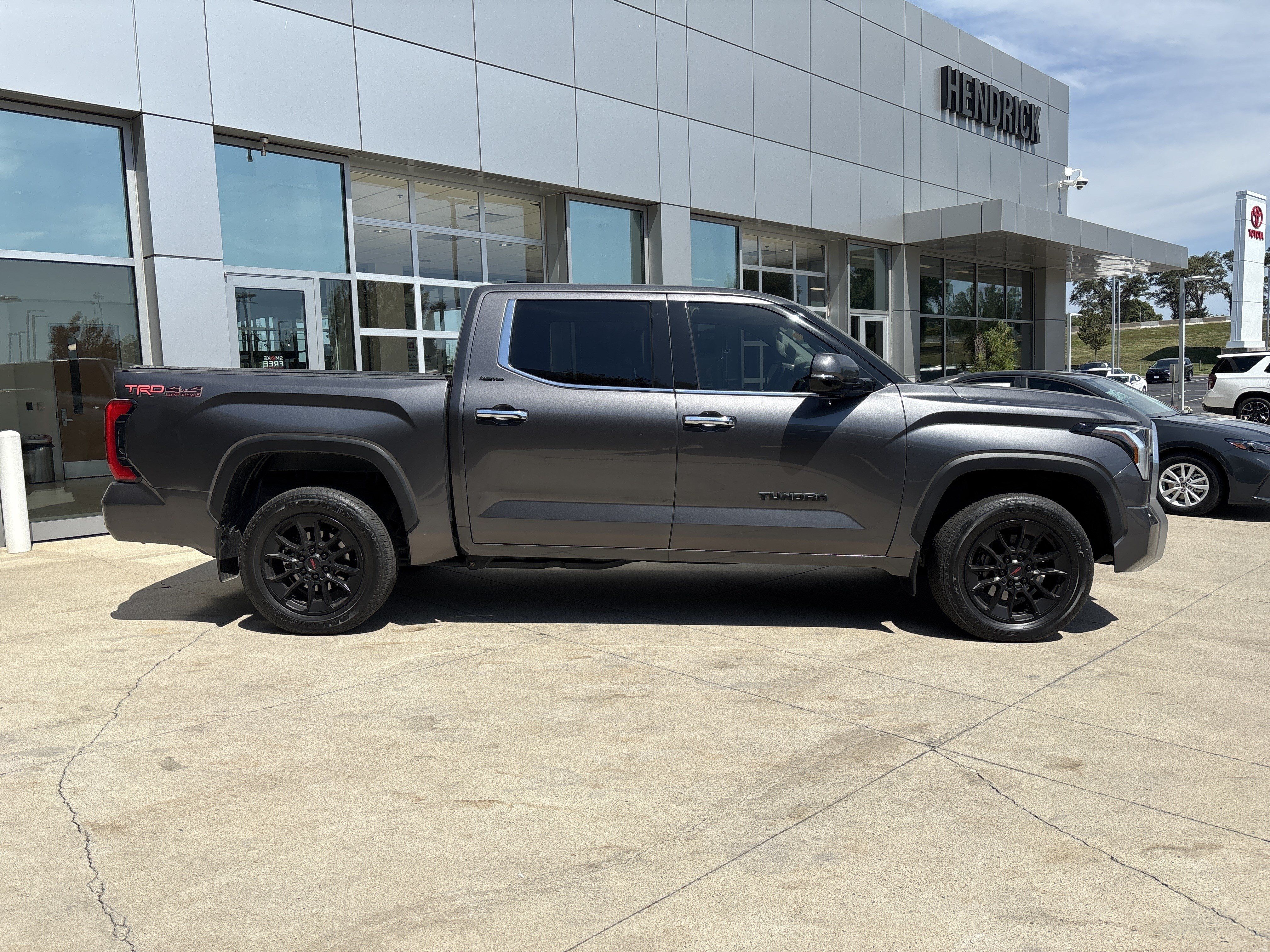 Used 2022 Toyota Tundra Limited w/ TRD Off-Road Package AWD/4WD image 10