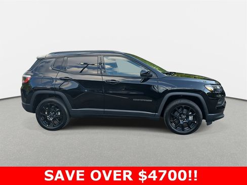 New 2025 Jeep Compass Latitude w/ Sun & Sound Group image 4