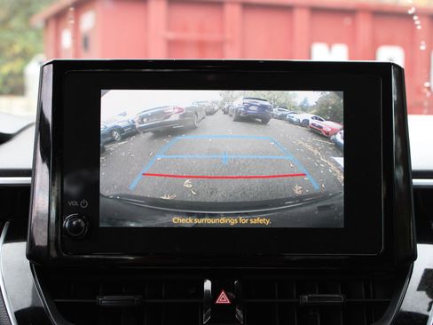 Used 2024 Toyota Corolla SE image 4