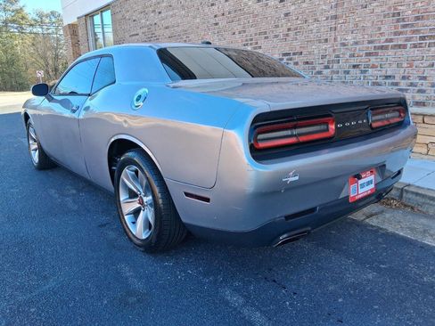 Used 2016 Dodge Challenger SXT image 3