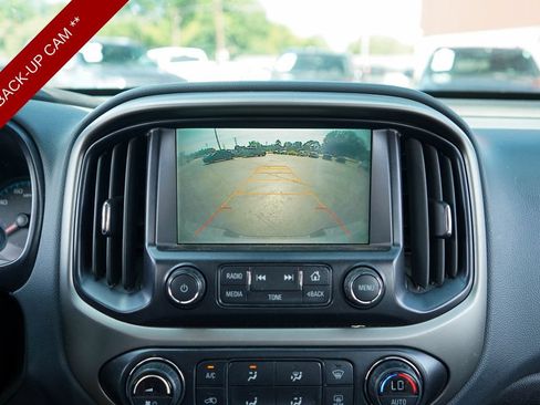 Used 2015 Chevrolet Colorado Z71 RWD image 11