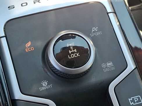 Certified 2023 Kia Sorento SX Prestige w/ Panoramic Sunroof Package AWD/4WD image 29
