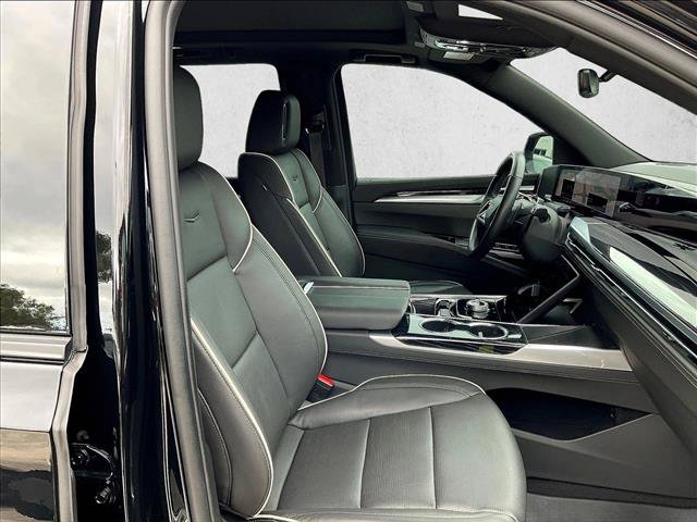 Used 2025 Cadillac Escalade Sport w/ Touring Package RWD image 9