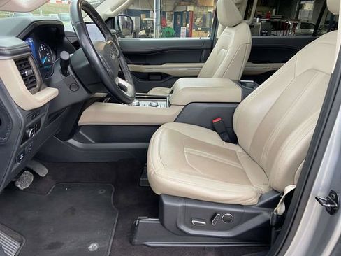 Used 2023 Ford Expedition Limited image 19
