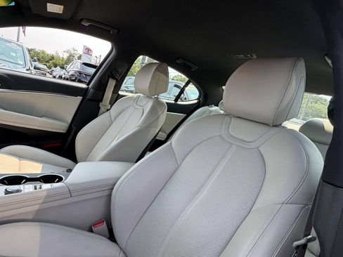 Certified 2025 Genesis G70 2.5T AWD/4WD image 9