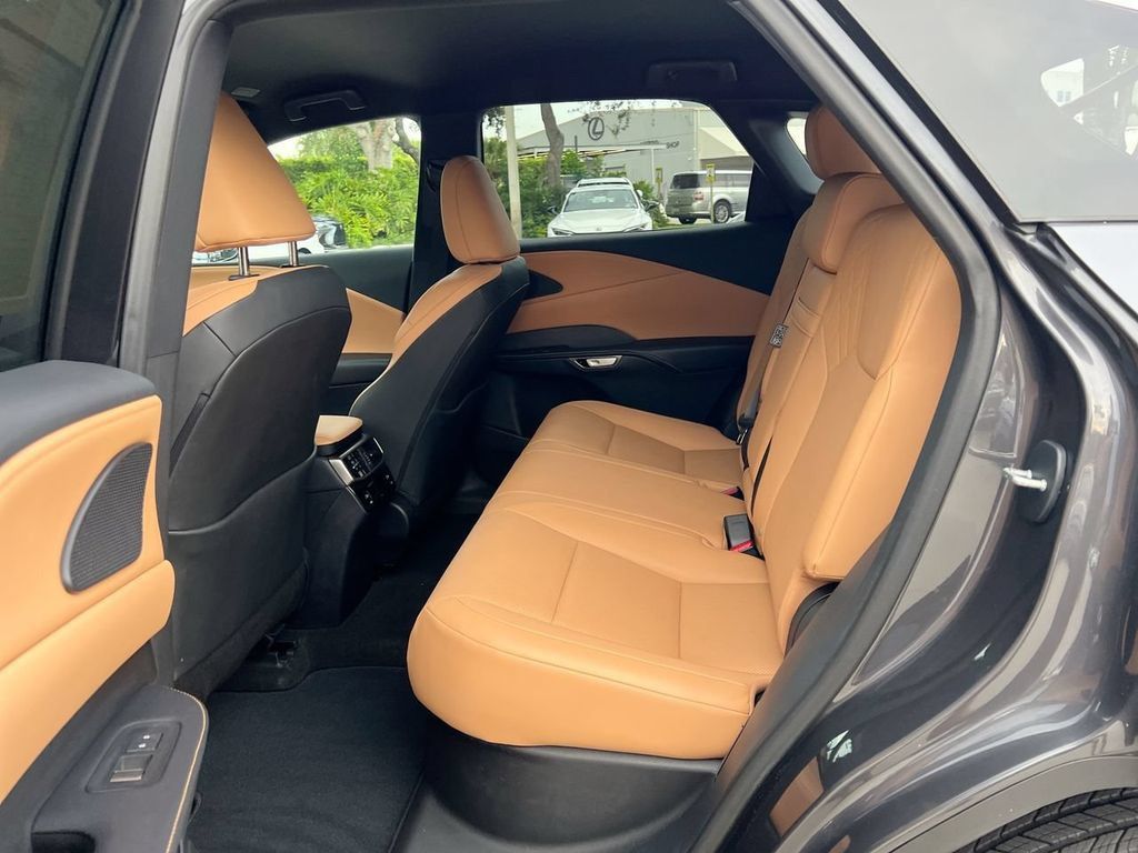 Certified 2025 Lexus RX 350 FWD w/ Technology Package image 18