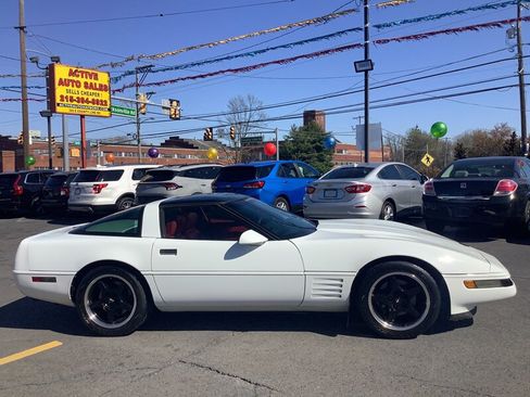 Used 1991 Chevrolet Corvette Coupe RWD image 9