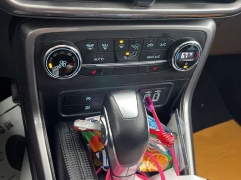 Used 2020 Ford EcoSport SE w/ SE Convenience Package image 9
