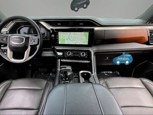 Used 2024 GMC Sierra 1500 Denali w/ Technology Package AWD/4WD image 8