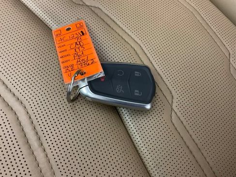 Used 2019 Cadillac XT5 Platinum AWD/4WD image 44