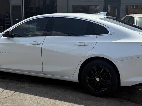 Used 2018 Chevrolet Malibu LT FWD image 17