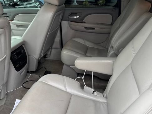 Used 2010 Chevrolet Suburban LTZ AWD/4WD image 5