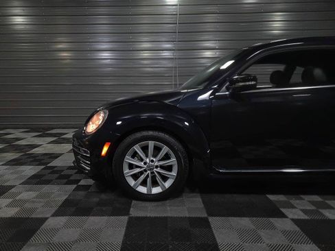 Used 2019 Volkswagen Beetle 2.0T SE FWD image 35