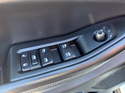 Used 2025 Jeep Grand Cherokee Altitude AWD/4WD image 11