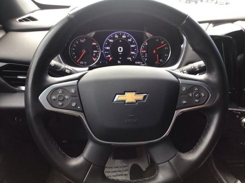 Used 2023 Chevrolet Traverse Premier FWD image 13