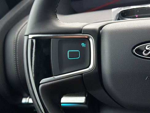 New 2025 Ford Expedition Platinum w/ Stealth Performance Package image 28