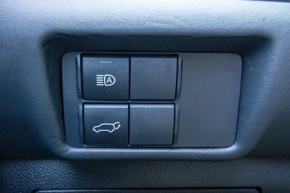 Used 2020 Toyota Highlander XLE FWD image 39