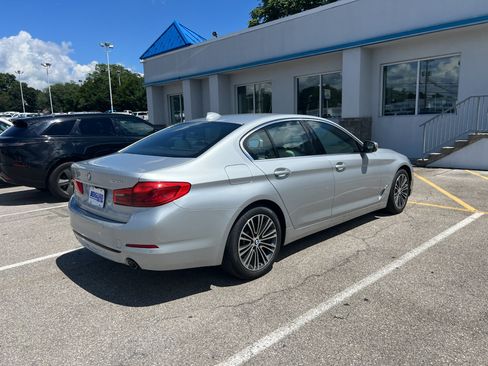 Used 2019 BMW 530i w/ Convenience Package RWD image 5