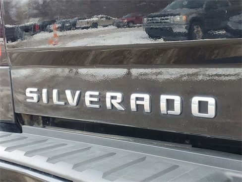 Used 2018 Chevrolet Silverado 1500 Custom w/ Custom Value Package image 6