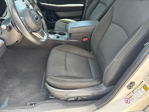 Used 2018 Subaru Outback 2.5i Premium AWD/4WD image 38