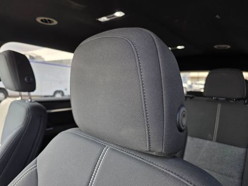 Used 2025 GMC Acadia Elevation image 22