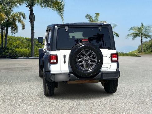 Used 2024 Jeep Wrangler Unlimited Sport AWD/4WD image 4