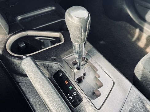 Used 2018 Toyota RAV4 LE image 17