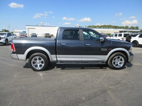 Used 2017 RAM 1500 Laramie w/ Convenience Group AWD/4WD image 2