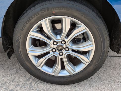 Used 2024 Ford Edge Titanium AWD/4WD image 9