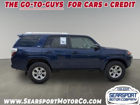Used 2018 Toyota 4Runner SR5 Premium AWD/4WD image 2