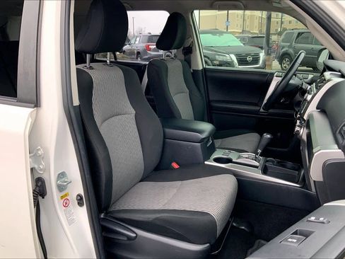 Used 2016 Toyota 4Runner SR5 image 8