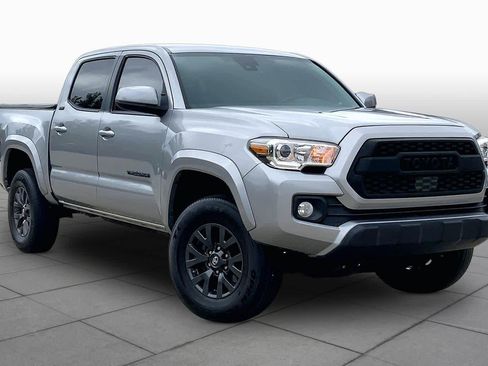 Used 2021 Toyota Tacoma SR5 RWD image 3