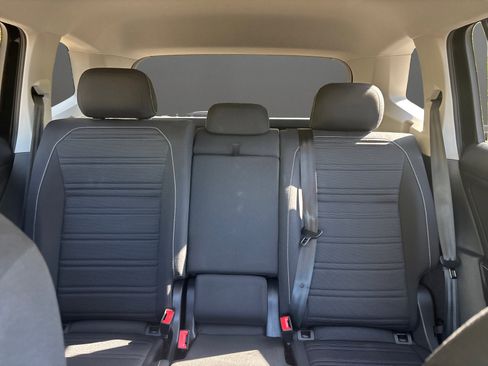 Used 2022 Volkswagen Tiguan S image 17