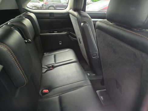 Used 2018 Toyota Highlander XLE AWD/4WD image 12